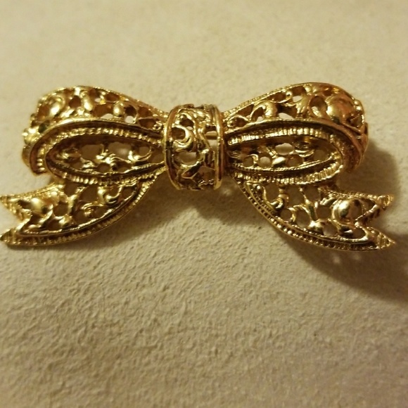 unknown Jewelry - Beautiful Bow Brooch